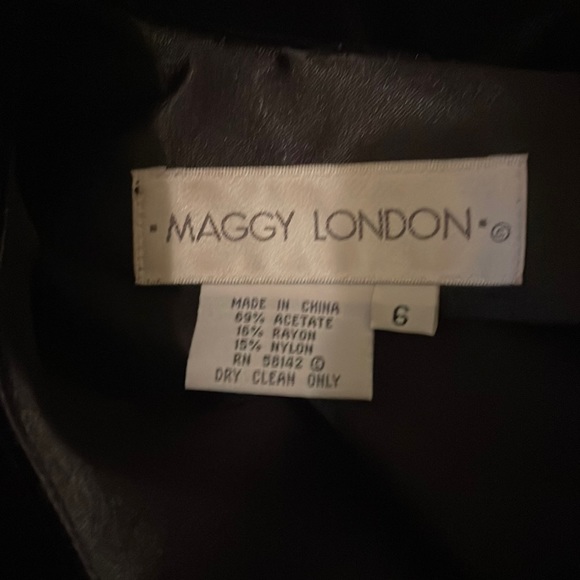 Vintage Maggy London Velvet dress - Picture 3 of 3